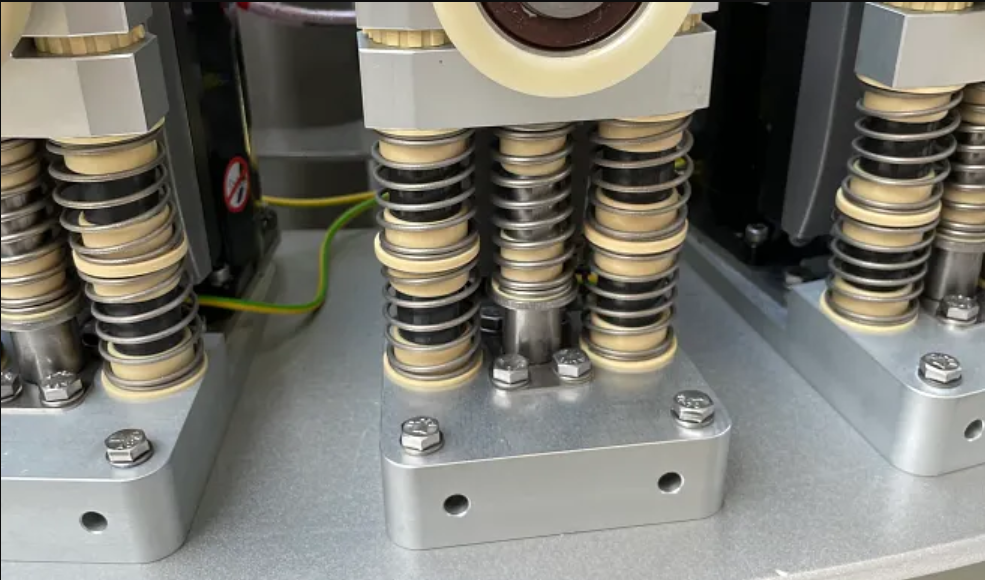 Componentes de igus en embotelladora_KHS_InnoPET_TriBlock